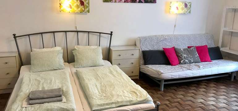 Izby vo Vilke Podhájčanke sú zariadené v romantickom a útulnom štýle