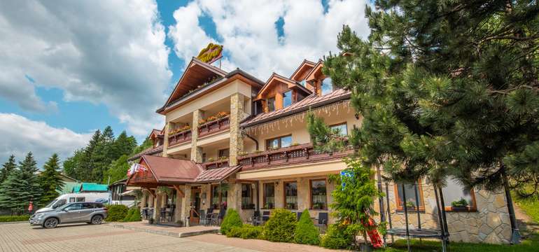 Parkovanie pred hotelom