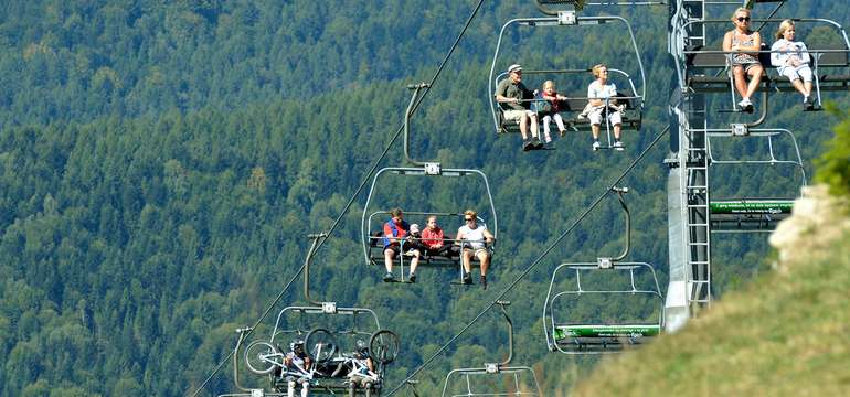 Hotel a jeho okolie ponúkajú rôzne možnosti na relax aj aktivity