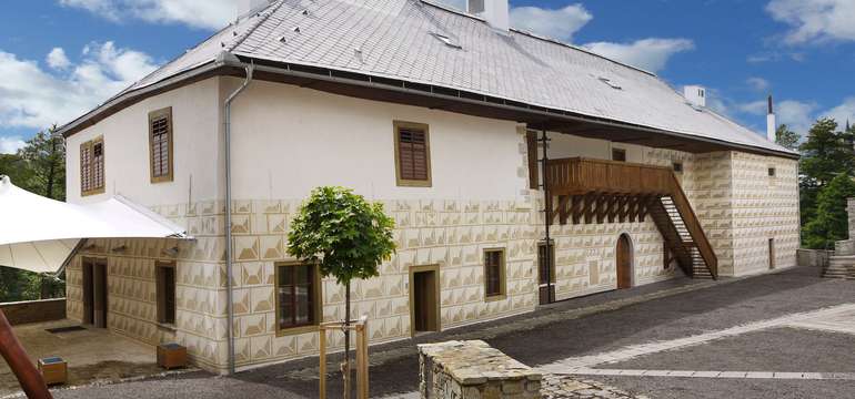 Hotel sa nachádza uprostred krásnej prírody podhoria Orlických hôr