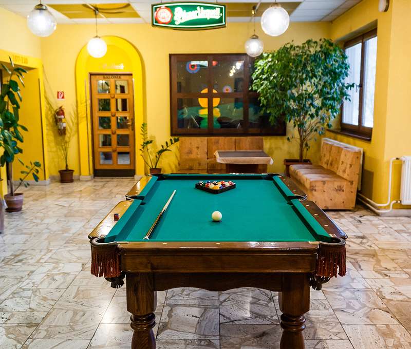 Hotel Áčko*** nájdete v Ružomberku, ktoré leží v prekrásnom prostredí hôr