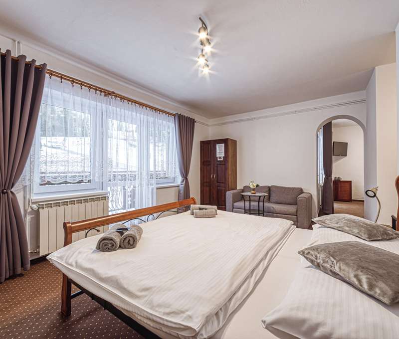 Štvorlôžková rodinná izba s balkónom (2+2)