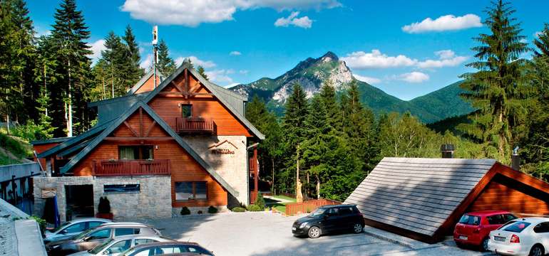 Rodinný hotel Rozsutec*** sa nachádza v prekrásnom prostredí Národného parku Malá Fatra