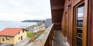 100 m od Liptovskej Mary (z chaty je priamy výhľad na priehradu)100 m od Liptovskej Mary (z chaty je