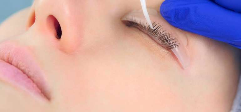 Prirodzený vzhľad vďaka laminácii obočia a lash liftingu