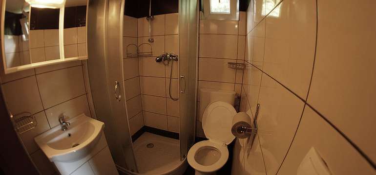 Základně vybavené pokoje nabízí nezbytné pohodlí