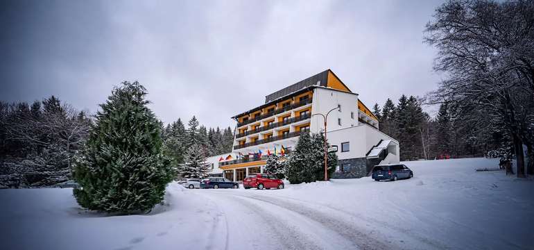 Hotel Kamzík v zime