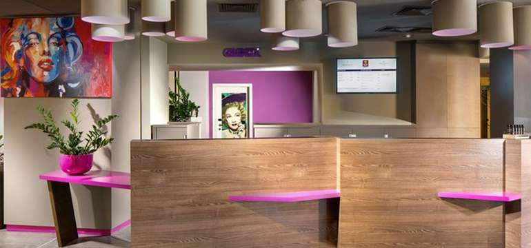 Hotel v štýle pop-art s moderným ubytovaním