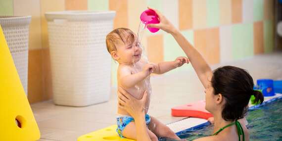 Plávanie pre bábätká od 3 mesiacov do 3 rokov - prvé dotyky s vodou bezpečne a hravo v ŠNOPe/Bratislava – Ružinov