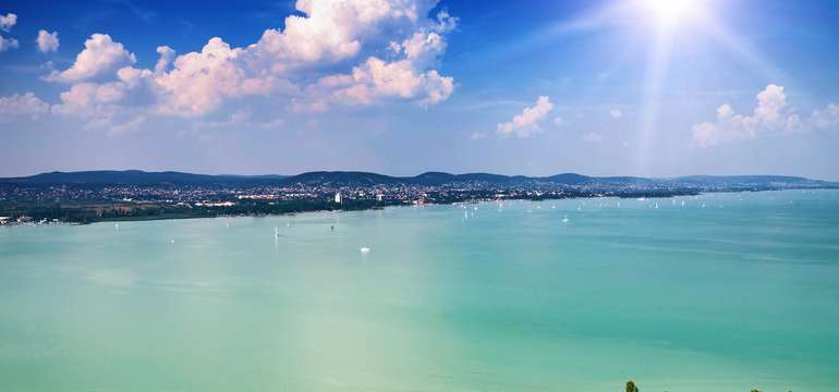 Ani k maďarskému jazeru Balaton to z Amira Boutique Hotela**** nebudete mať ďaleko