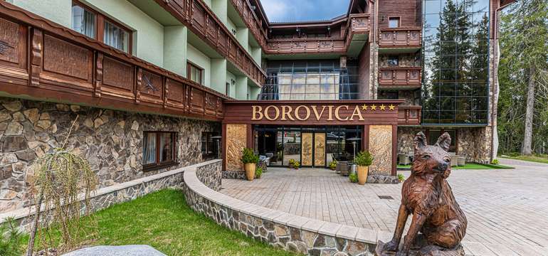 Budova luxusného hotela BOROVICA****