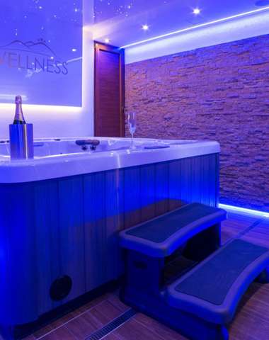 Kvalitné wellness s intímnou atmosférou: vírivka, sauny a relaxačná miestnosť