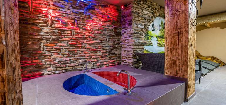 ZBOJNÍCKE SPA ponúka sauny, thajské masáže, pivné kúpele, vírivku, Kneippov kúpeľ a iné