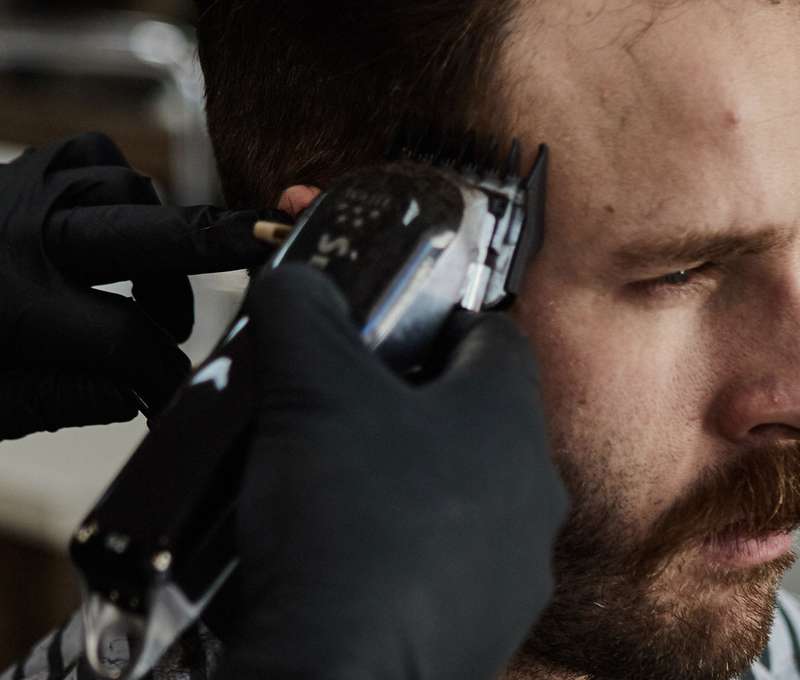 Pánsky strih, holenie britvou alebo Kombo v The Razors BarberShop na Radlinského