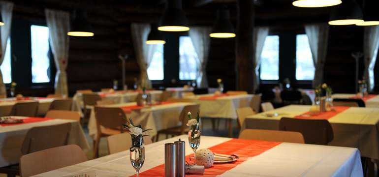 V restauraci se podává maso i ryby z vlastních BIO chovů i vlastní domácí chléb a slanina