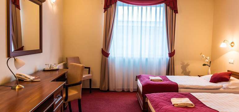 Hotel DIXON**** 