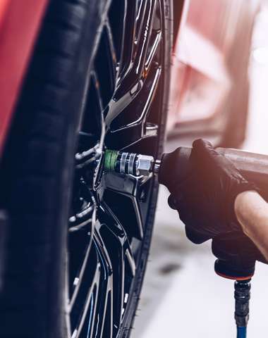 Prezutie pneumatík alebo výmena kolies v autoservise na Mlynských nivách