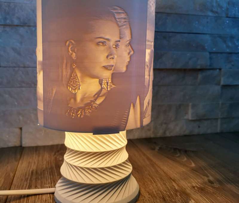 Lampa s vlastným motívom - rozžiarte svoje fotografie