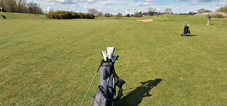 Intenzívny víkendový golfový kurz v Golf Club Welten v Báči