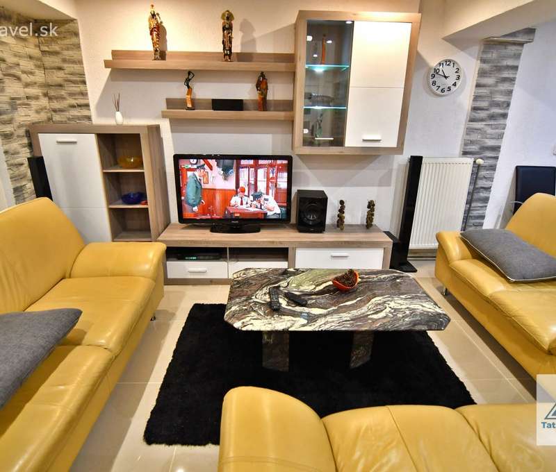 Ubytovanie v spodnom apartmáne DELUXE s 2 spálňami