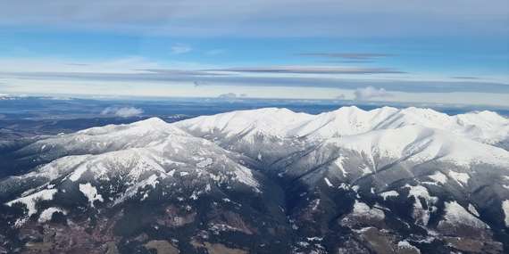 Vyhliadkový let nad Tatrami alebo Pieninami, až pre 4 osoby/Poprad