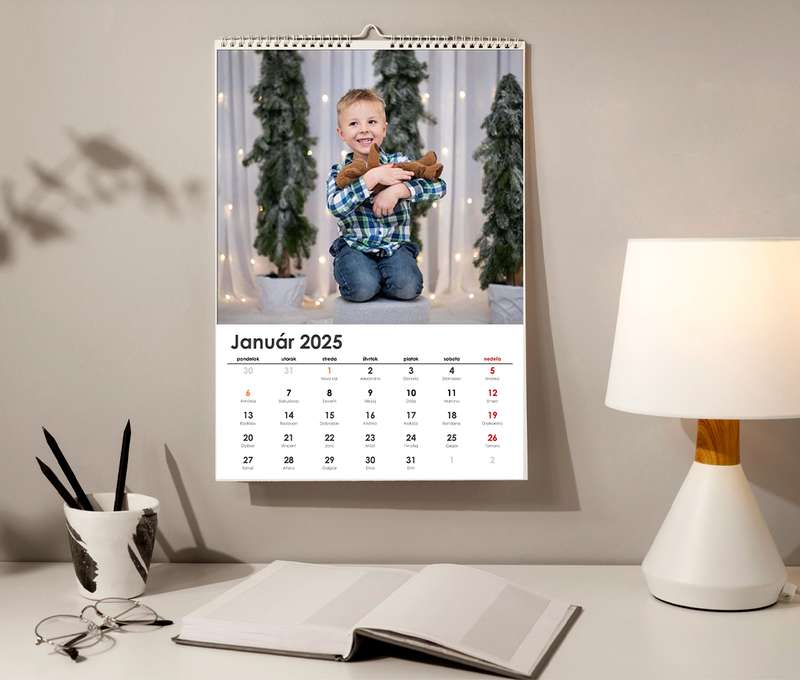Nástenný mesačný fotokalendár s menami