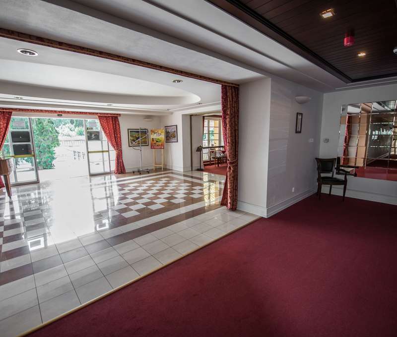 Grand Hotel Strand**** leží priamo v centre Kúpeľov Vyšné Ružbachy