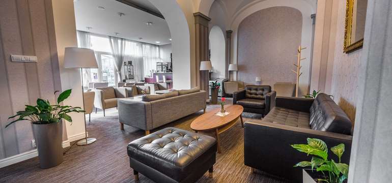  Hotel Granit Piešťany - kúpeľný ústav F. E. Scherera