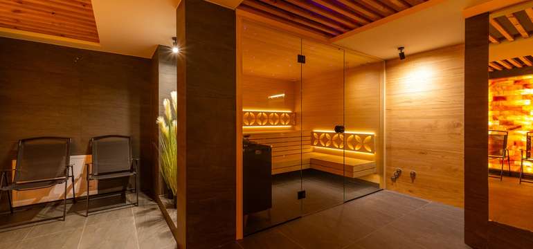 Nové wellness centrum s bazénom, vírivkou a saunáriom v hoteli Helan***