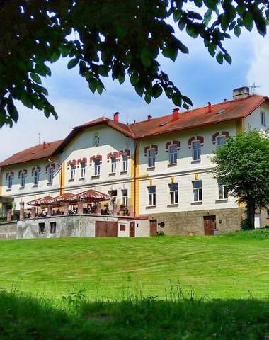 Parkhotel rodu Šternberků je skvělým místem k odpočinku s tradicí již od roku 1901