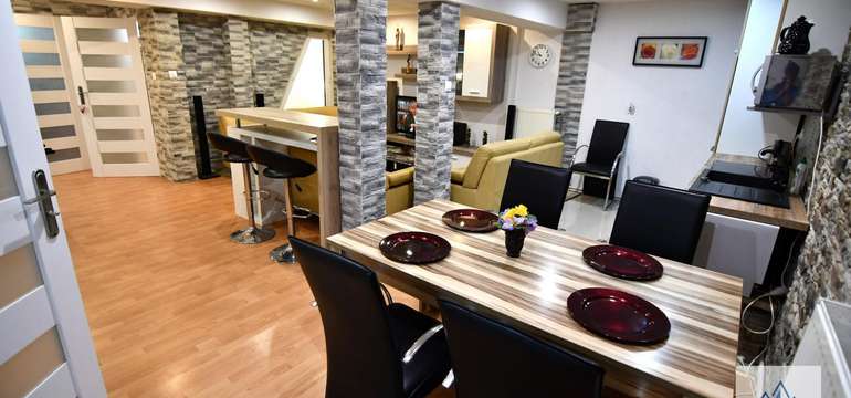 Ubytovanie v spodnom apartmáne DELUXE s 2 spálňami