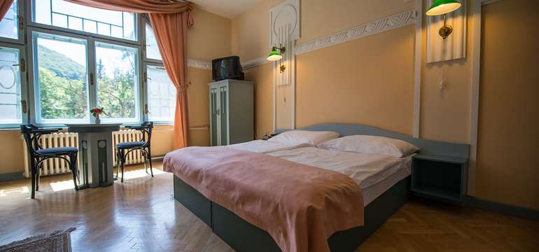 Za príplatok sa môžete ubytovať aj v izbách De Luxe alebo v apartmáne