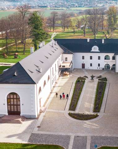 Málokde vás privíta taká atmosféra ako v kaštieli Château Appony****