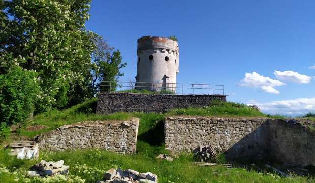 hrad ceklis tip na vylet bratislava