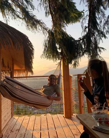 Pre dokonalý relax nájdete na terase hojdaciu sieť