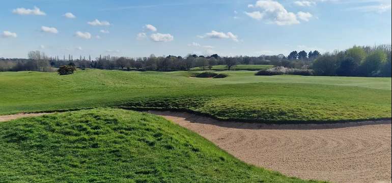 Intenzívny víkendový golfový kurz v Golf Club Welten v Báči