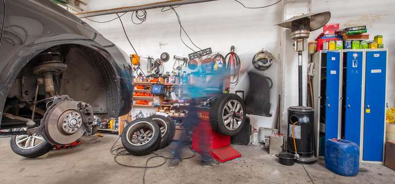Priestory pneuservisu Autogarnet na Trnavskej ceste 102 v Bratislave
