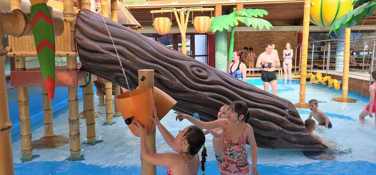 Obľúbený aquapark Tatralandia sa nachádza len 100 m od chatiek