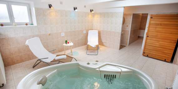 Pohoda v rodinném penzionu na Šumavě u Lipna "U Méďů" -
relax s polopenzí, wellnessem, bazénem a dalšími možnostmi/Lipno - Horní Planá