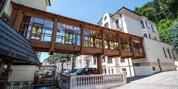 Relaxačný pobyt s masážou, neobmedzeným kúpaním, saunovaním a polpenziou v hoteli MOST SLÁVY***/Trenčianske Teplice