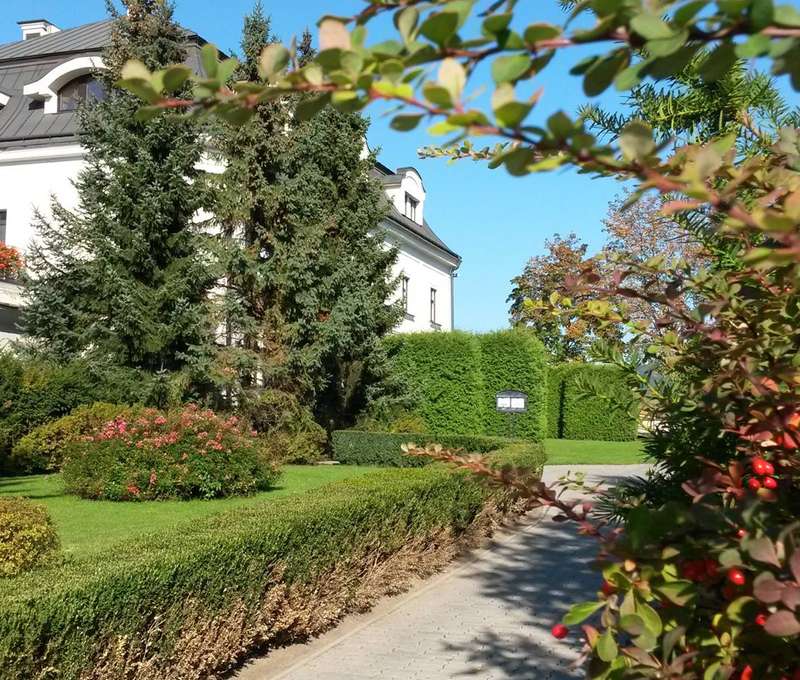 Hotel Villa Nečas**** ponúka štýlové ubytovanie v historickom štvorhviezdičkovom hoteli z 18. stor.