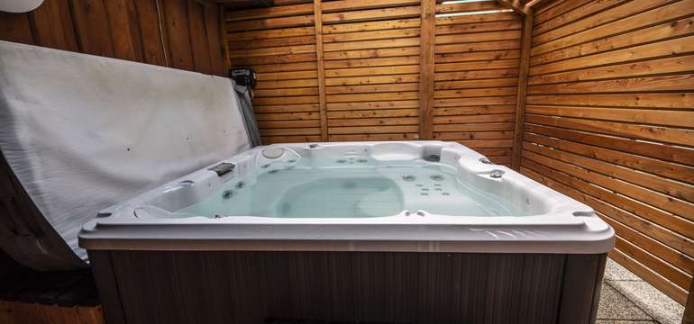 Součástí balíčku je privítní whirlpool