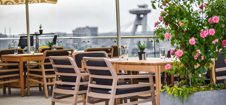 Výhľad z terasy Restaurant Parlament 