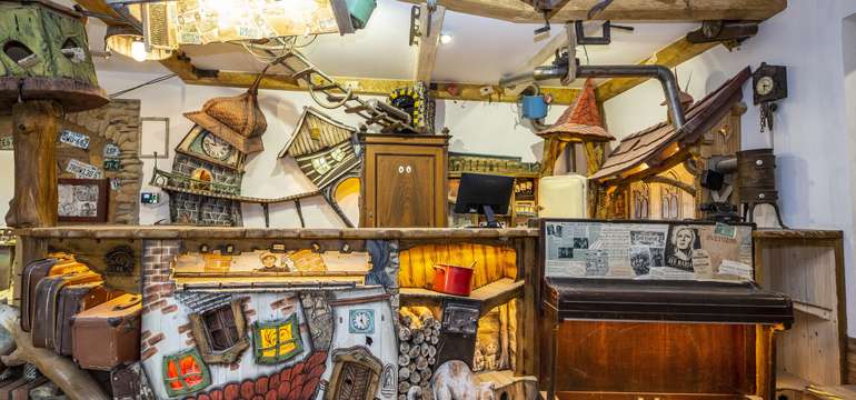 Kolty, bar, hudba a prérie, to je pokoj western