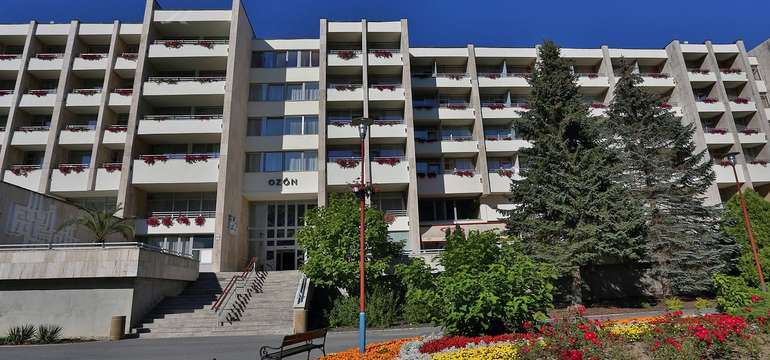 Hotel Ozón*** je najväčším ubytovacím zariadením v Bardejovských Kúpeľoch
