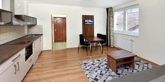 APLEND Vila Júlia*** pod Lomnickým štítom s raňajkami/Vysoké Tatry – Tatranská Lomnica