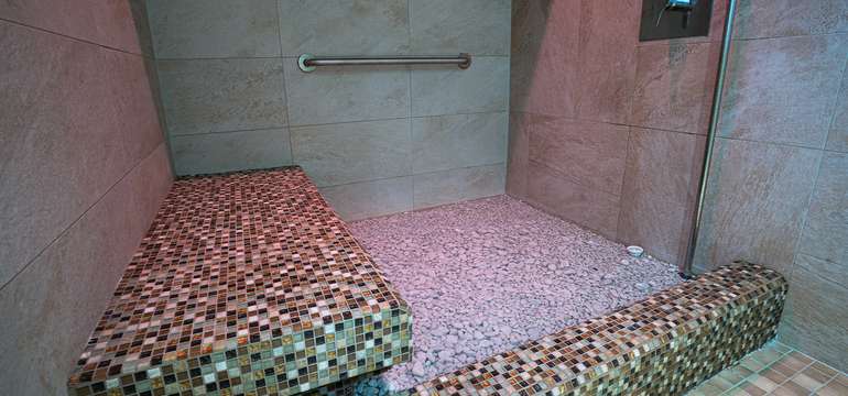 WX Hotel***