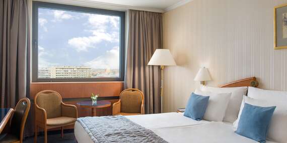 EXTRA CENA: Panorama Hotel Prague s raňajkami a wellnessom na 24. poschodí/Česko - Praha