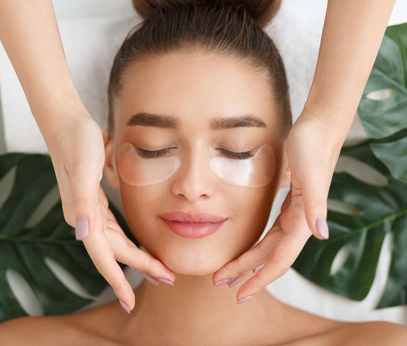 Anti-aging ošetrenie, Retinol Booster alebo kozmetická masáž tváre v salóne Lussy