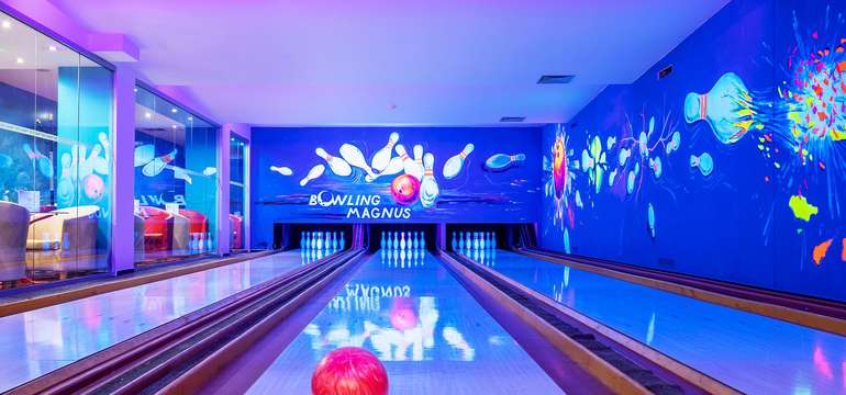 K dispozícii sú 3 bowlingové dráhy